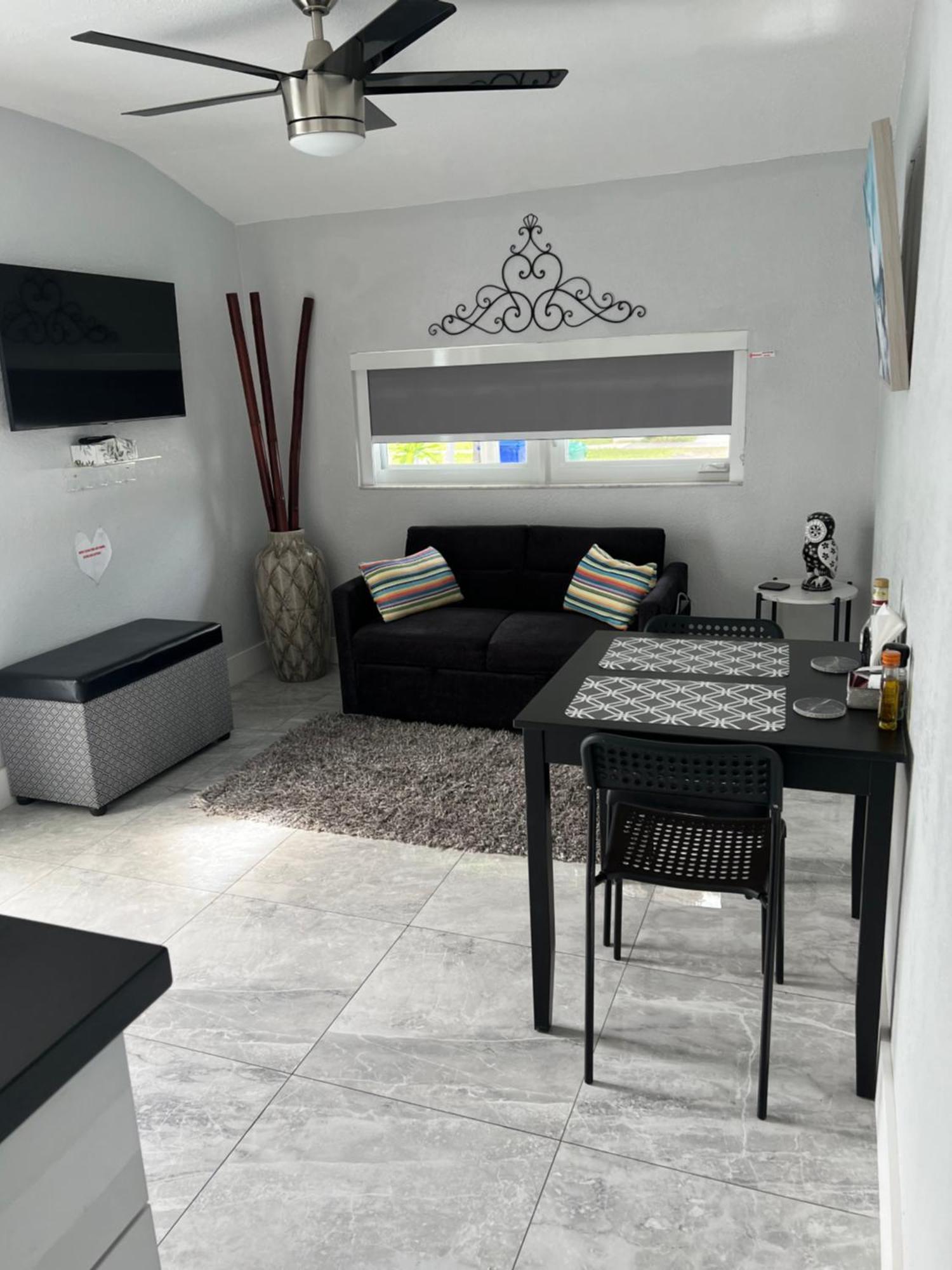 Little Gables Studio-Your Miami Escape-10Min Airport Экстерьер фото