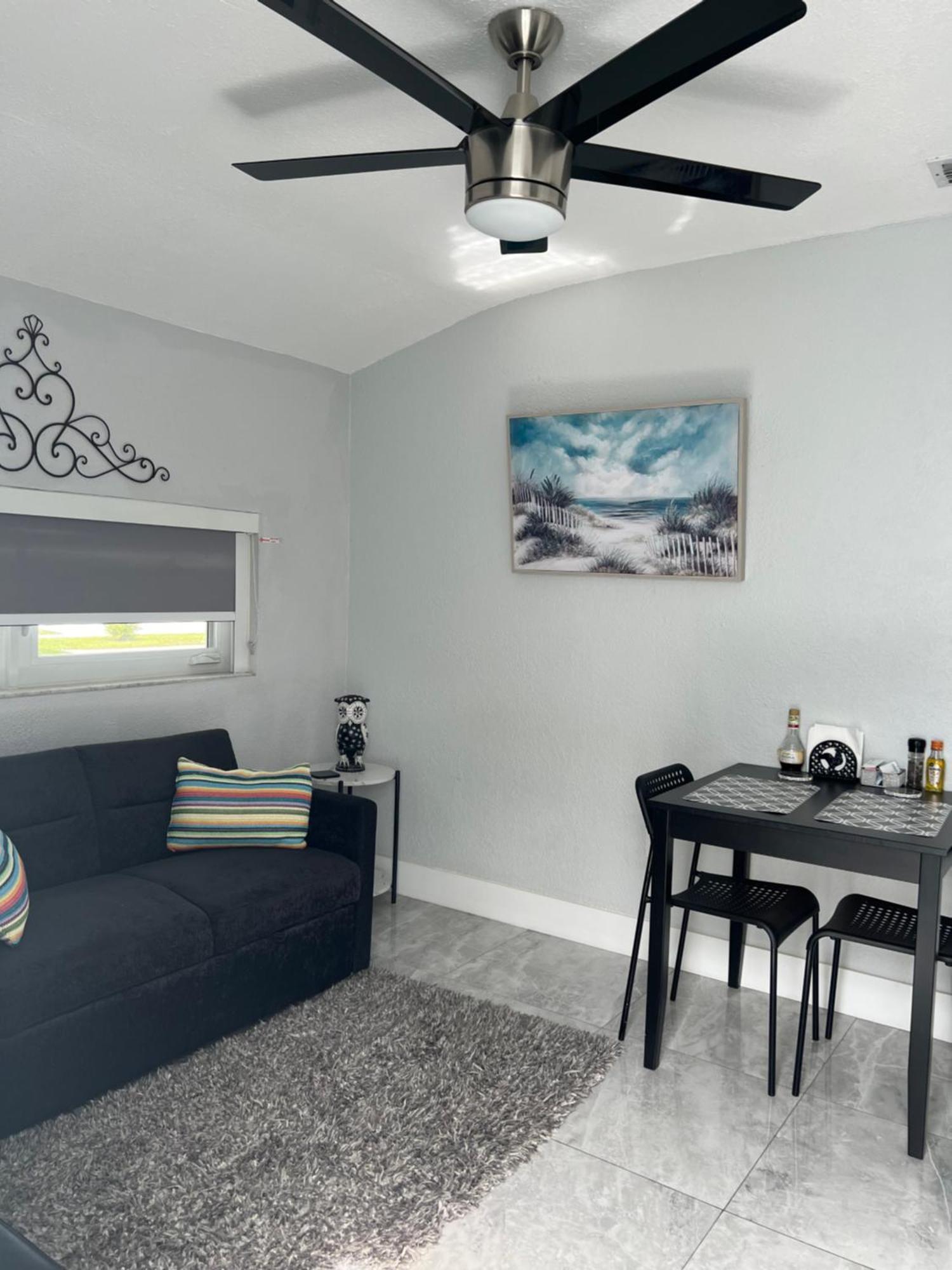 Little Gables Studio-Your Miami Escape-10Min Airport Экстерьер фото